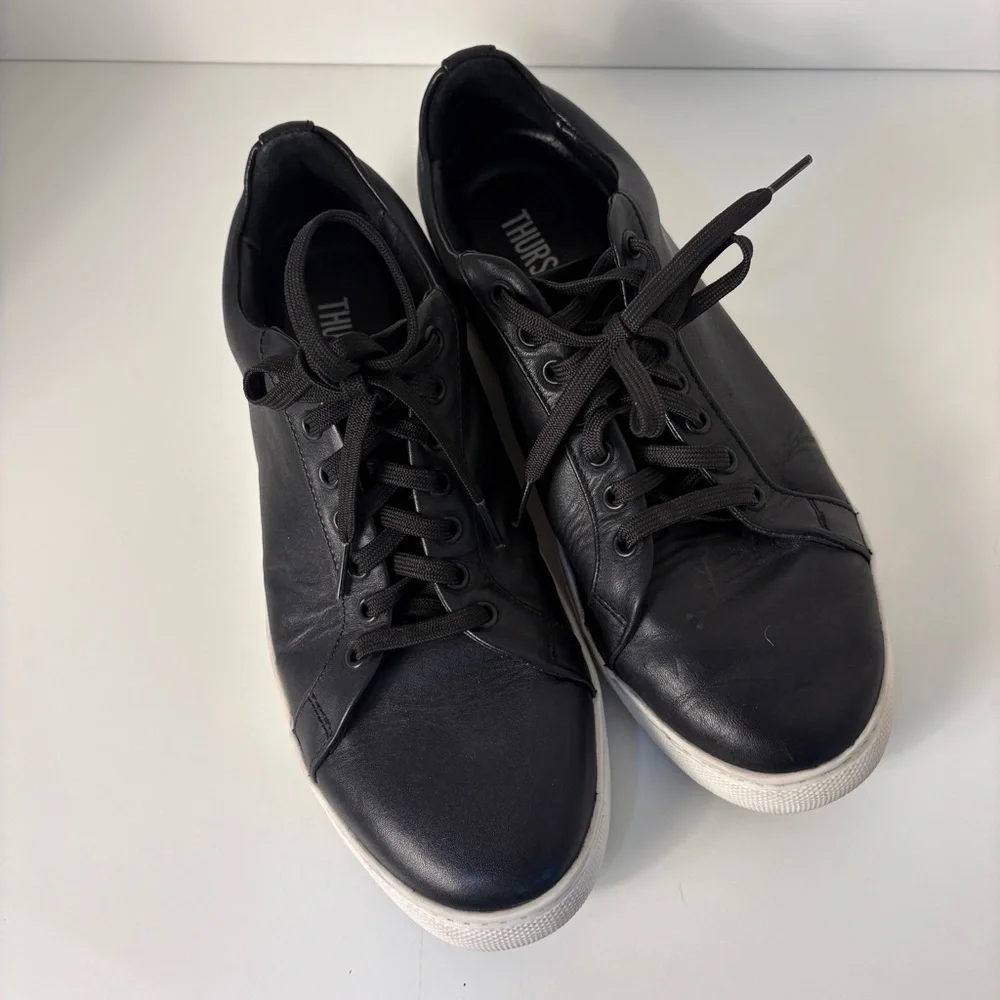 Thursday Black Leather Low-Top Lace-Up Sneakers Classic Women Travel